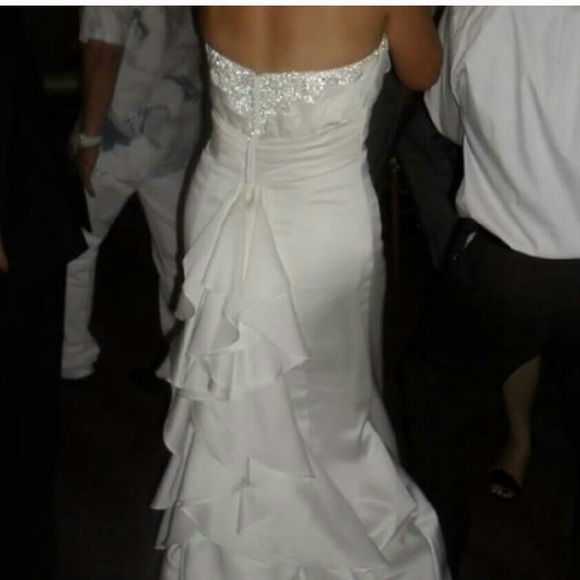 wedding gown - Picture 2 of 2